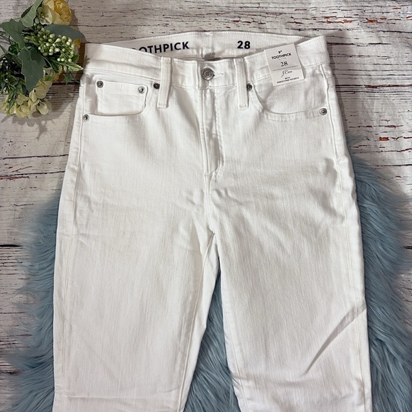 NWT J. Crew 9" mid-rise toothpick jean in white - Picture 6 of 10
